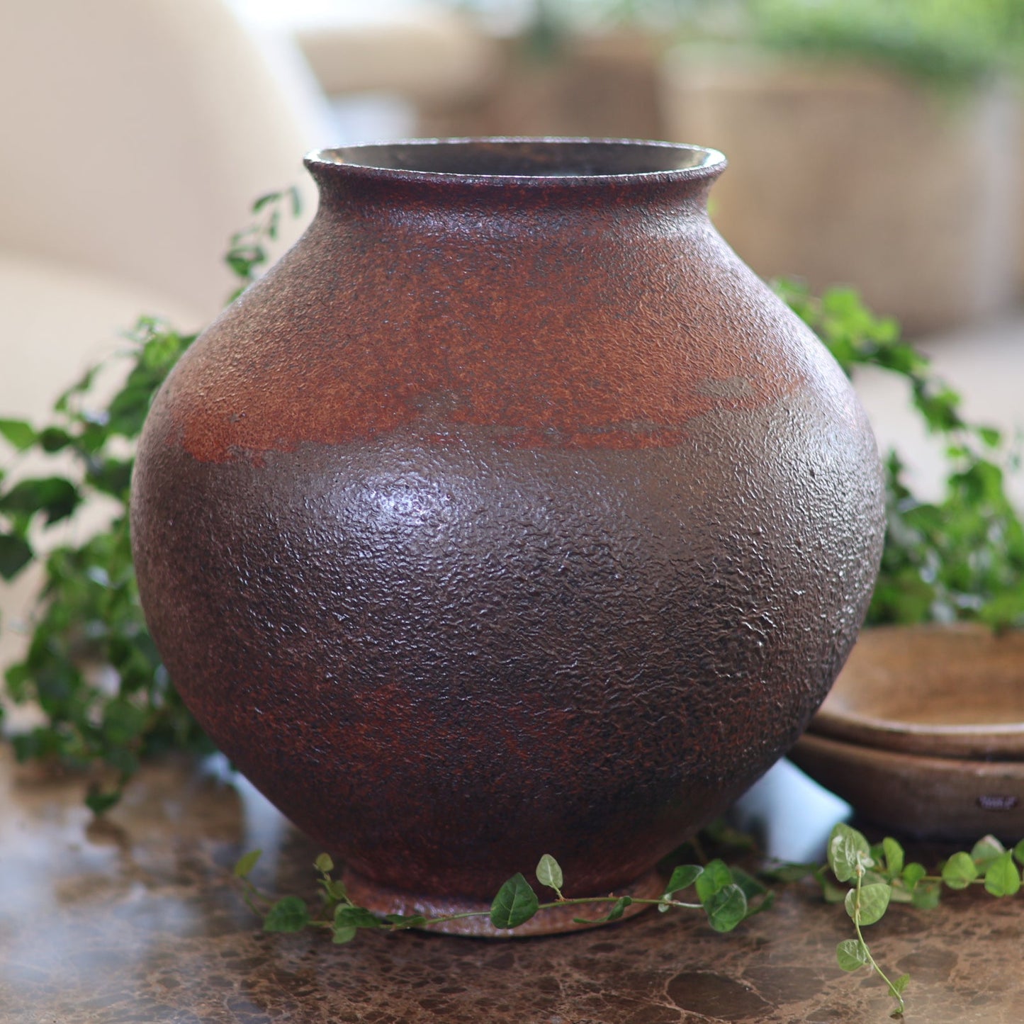 Magma Vase
