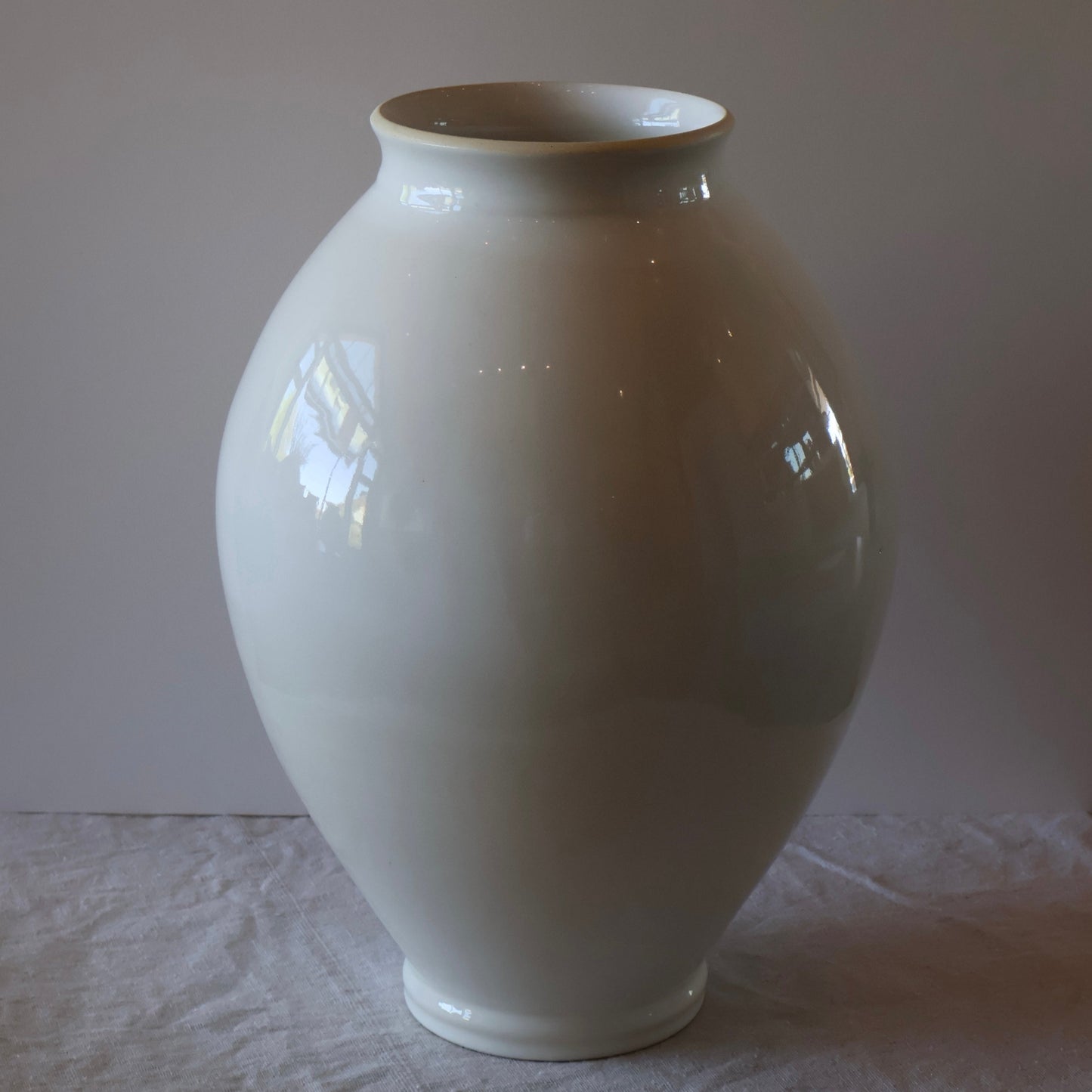 Crème Vase 2