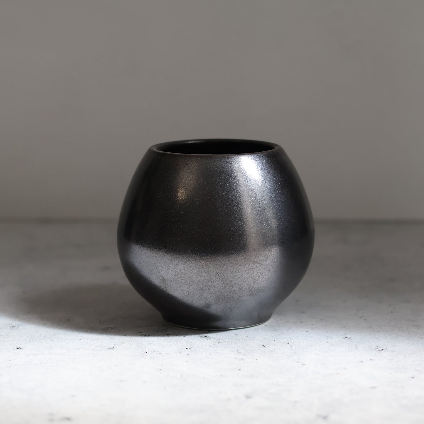 Toshiko Black Vessel