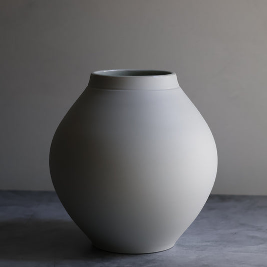 Porcelain Vase 3