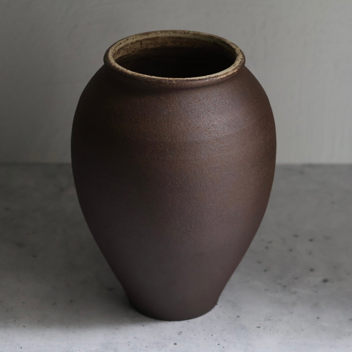 Dark Brown - Vase 1