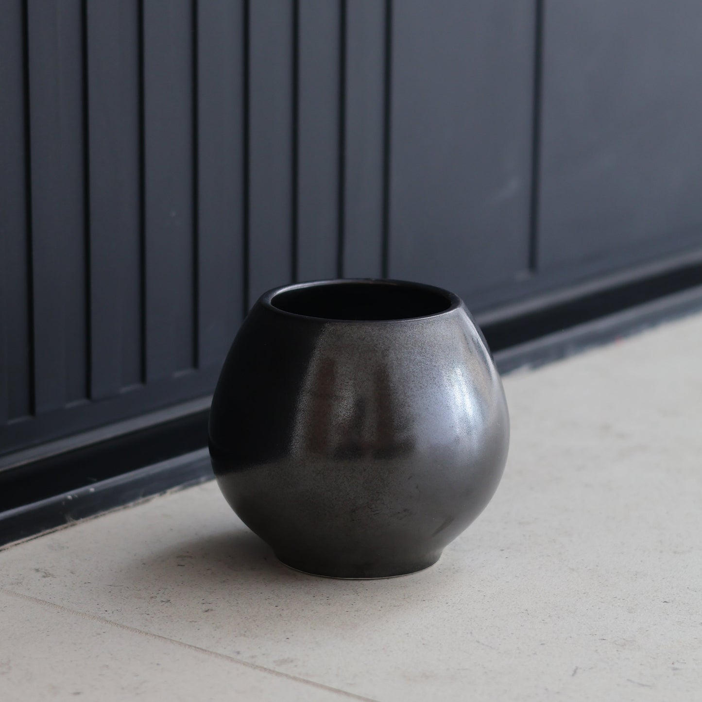 Toshiko Black Vessel