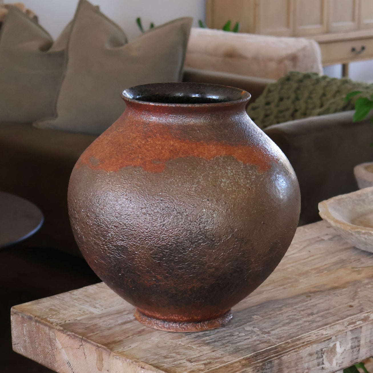 Magma Vase