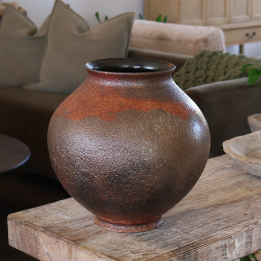 Magma Vase