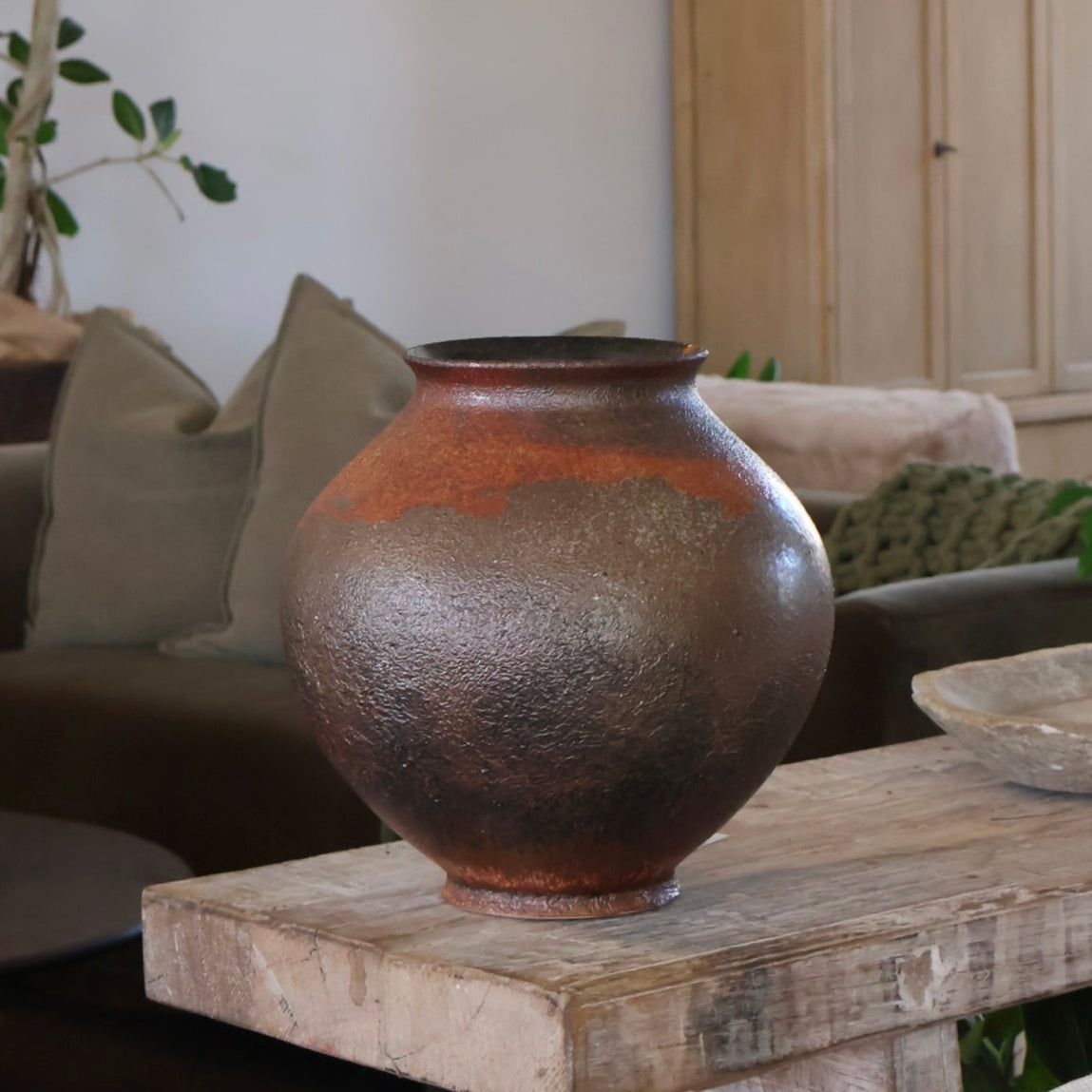 Magma Vase