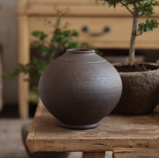 Dark Brown - Vase 3