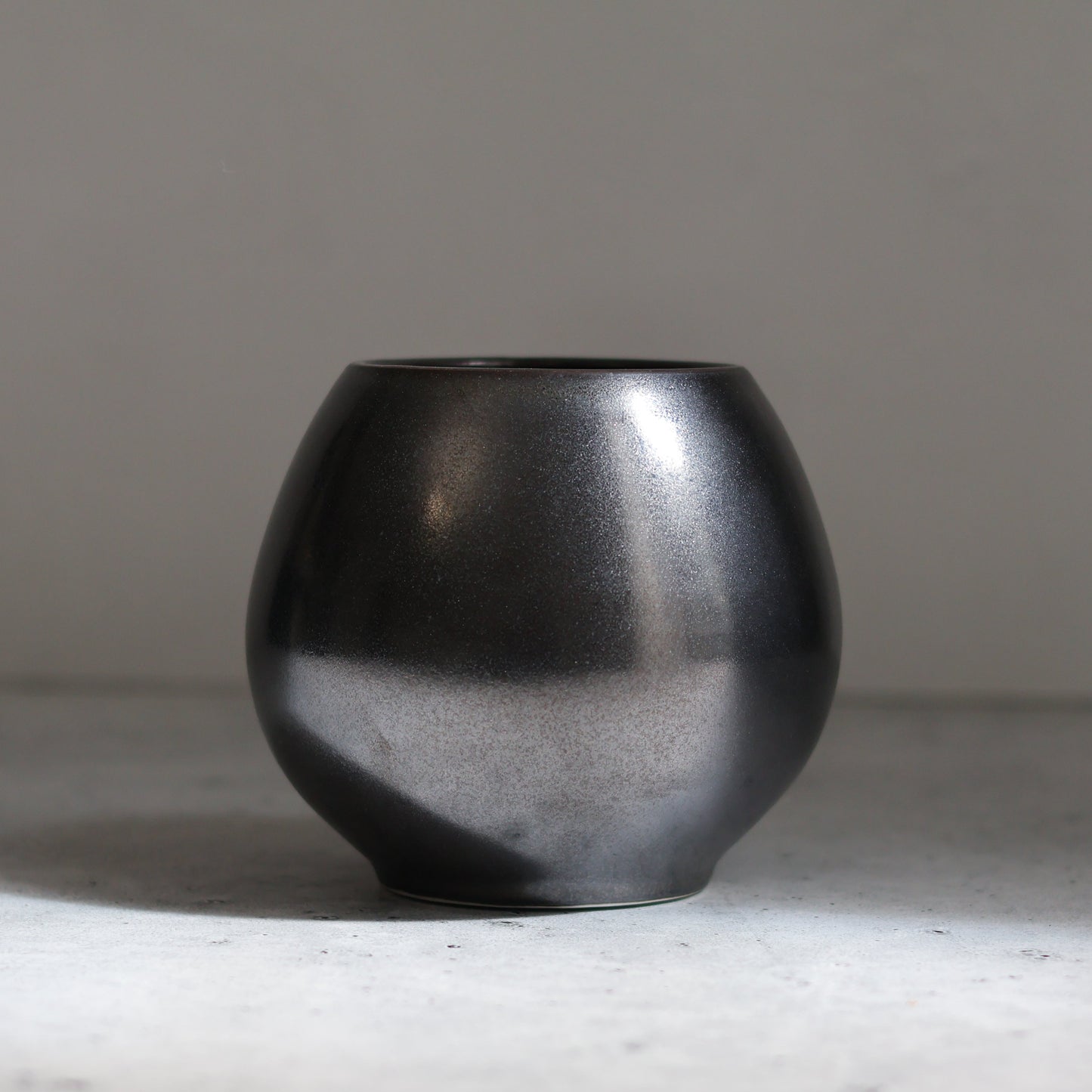 Toshiko Black Vessel