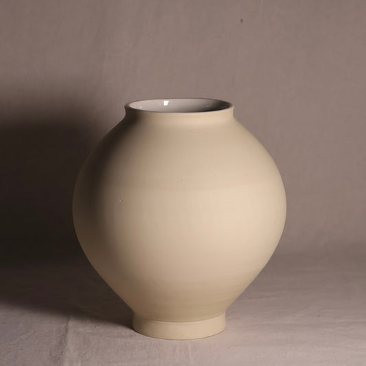 Moon-jar 1